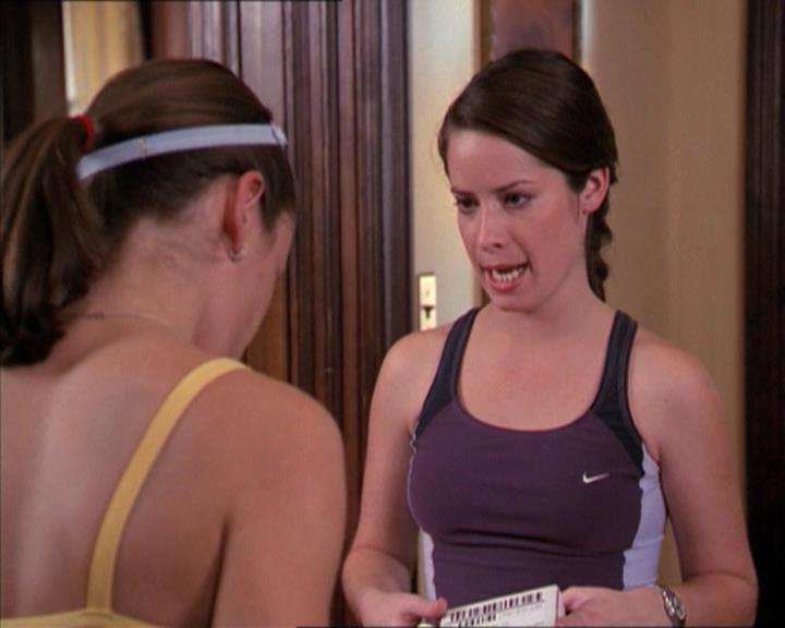 Charmed-Online-dot-215GiveMeASign0534.jpg