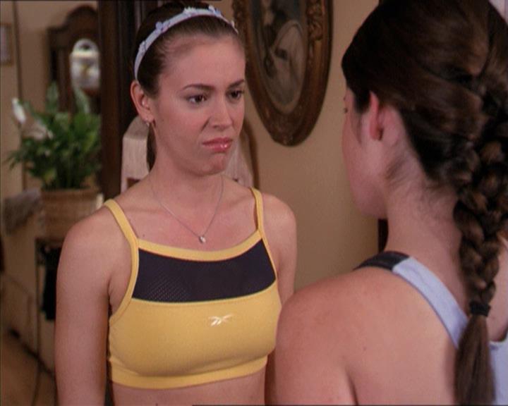 Charmed-Online-dot-215GiveMeASign0544.jpg
