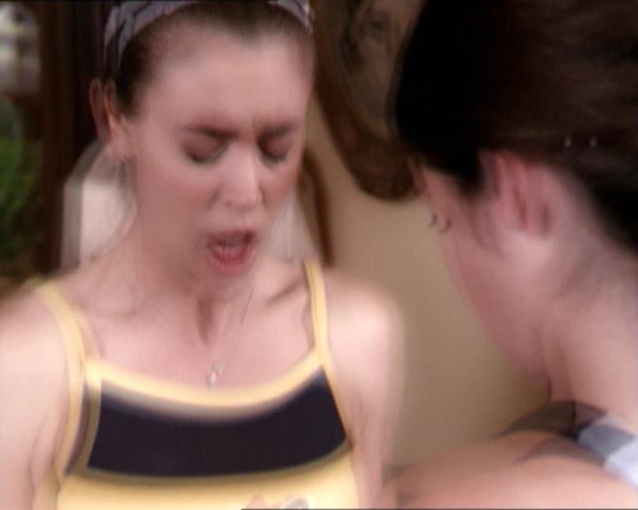 Charmed-Online-dot-215GiveMeASign0550.jpg