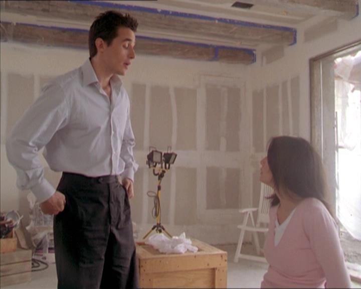 Charmed-Online-dot-215GiveMeASign0608.jpg