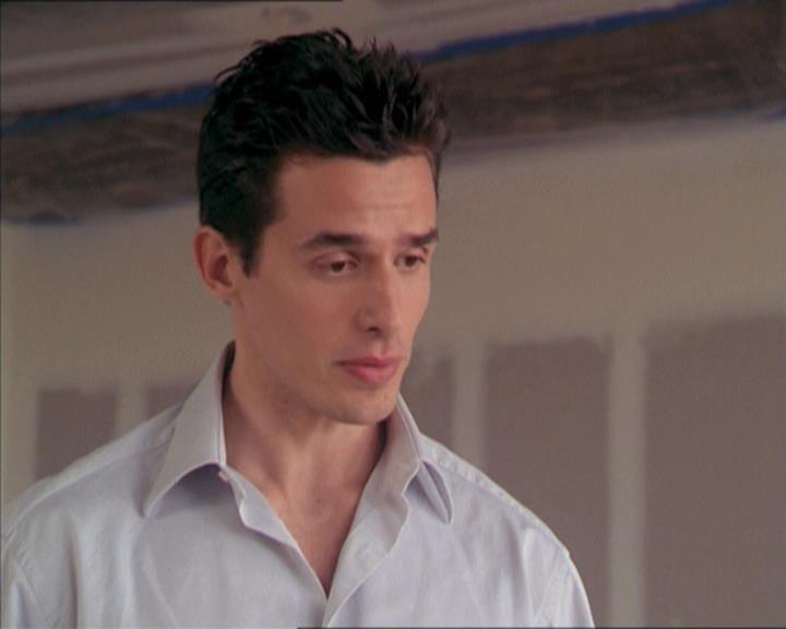 Charmed-Online-dot-215GiveMeASign0614.jpg