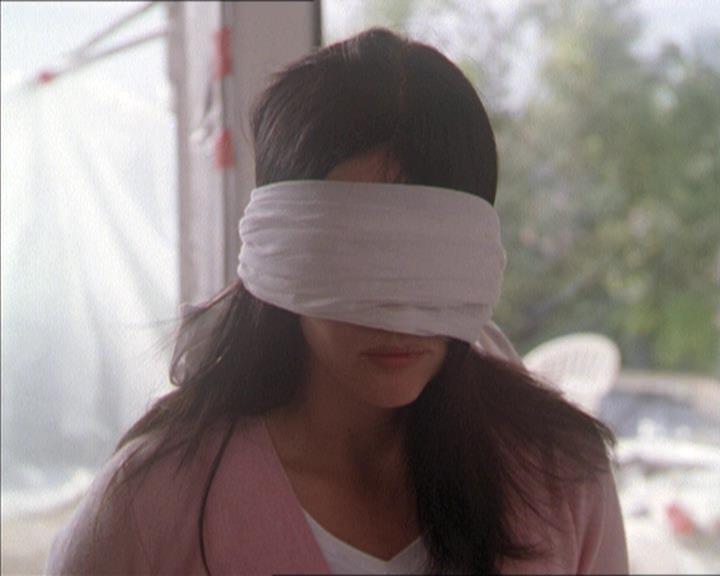 Charmed-Online-dot-215GiveMeASign0686.jpg