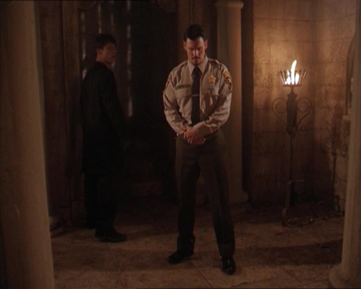 Charmed-Online-dot-215GiveMeASign0715.jpg