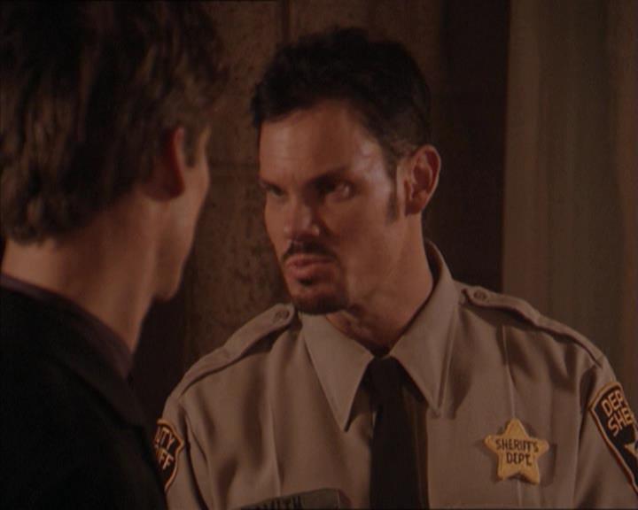 Charmed-Online-dot-215GiveMeASign0730.jpg