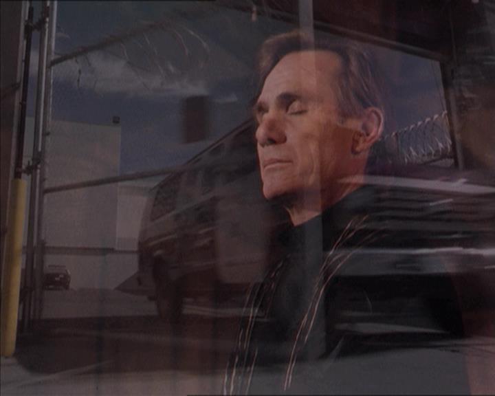 Charmed-Online-dot-215GiveMeASign0764.jpg Charmed-Online-dot-215GiveMeASign0764.jpg