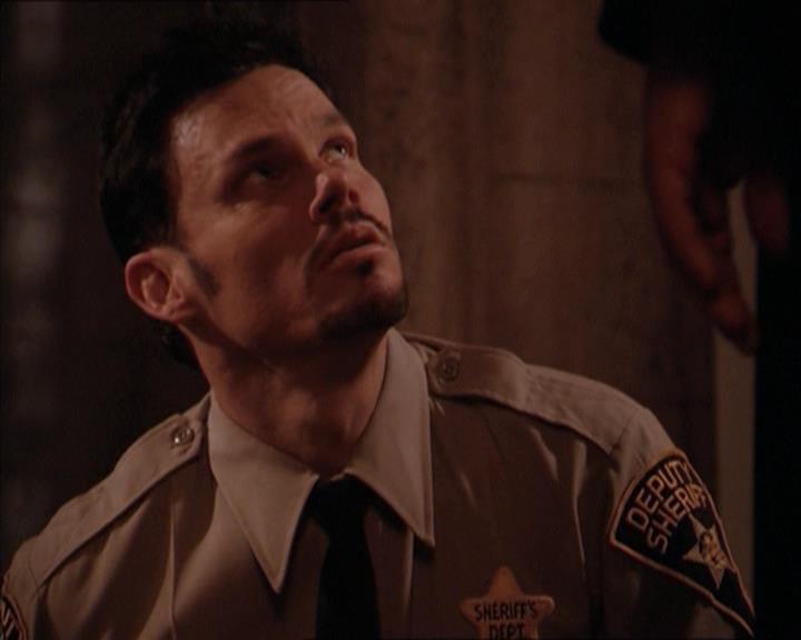 Charmed-Online-dot-215GiveMeASign0774.jpg