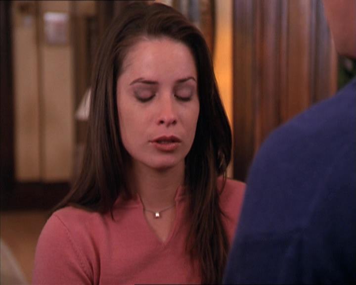 Charmed-Online-dot-215GiveMeASign0876.jpg