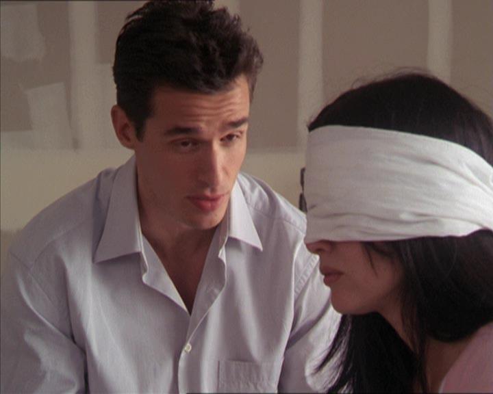 Charmed-Online-dot-215GiveMeASign0919.jpg
