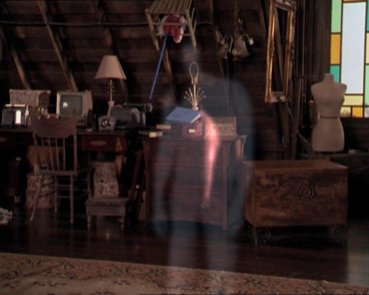 Charmed-Online-dot-215GiveMeASign0966.jpg