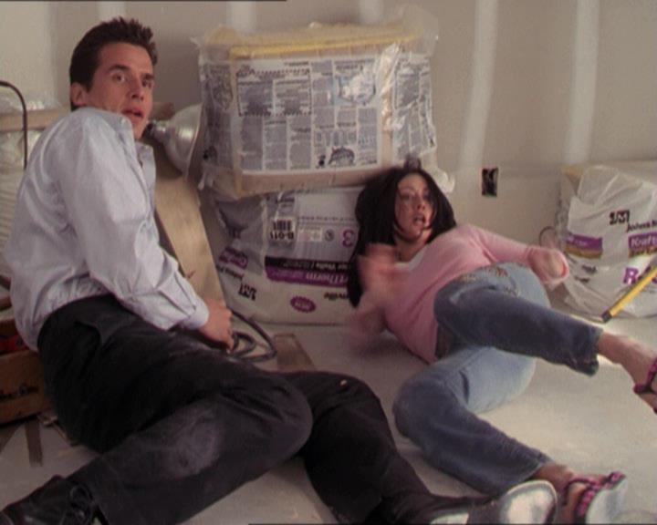 Charmed-Online-dot-215GiveMeASign1021.jpg