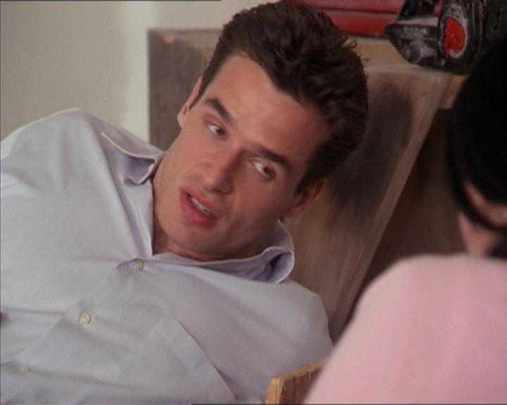 Charmed-Online-dot-215GiveMeASign1035.jpg