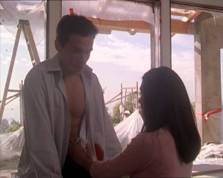 Charmed-Online-dot-215GiveMeASign1150.jpg