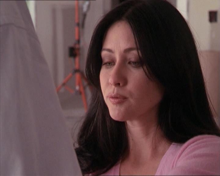 Charmed-Online-dot-215GiveMeASign1180.jpg