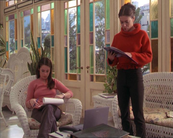 Charmed-Online-dot-215GiveMeASign1253.jpg