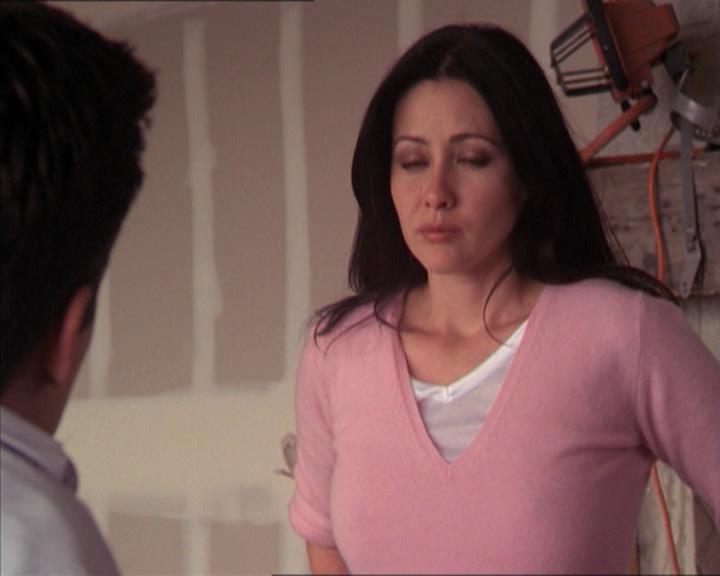 Charmed-Online-dot-215GiveMeASign1336.jpg