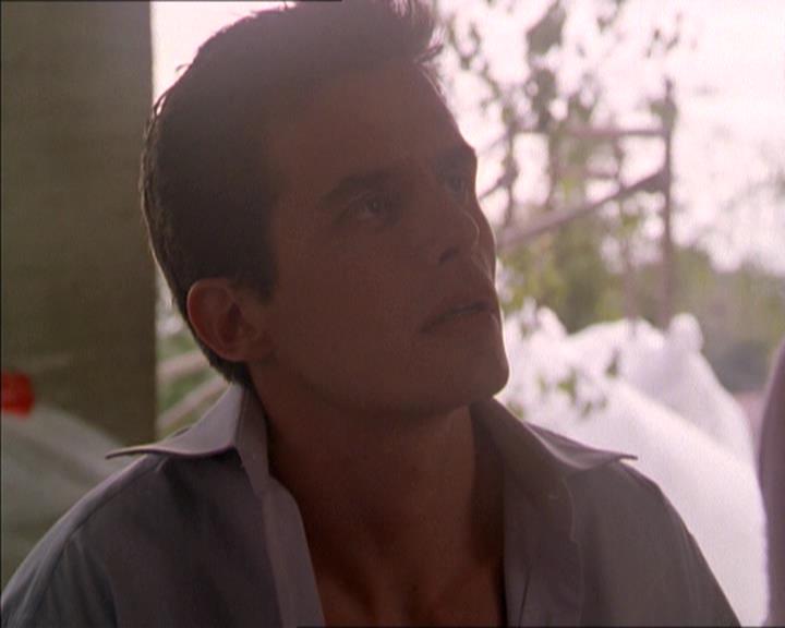 Charmed-Online-dot-215GiveMeASign1343.jpg