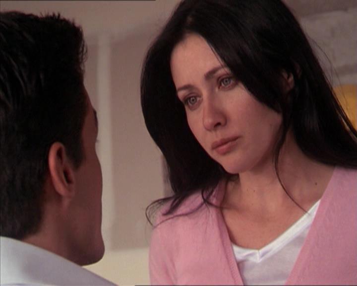Charmed-Online-dot-215GiveMeASign1358.jpg