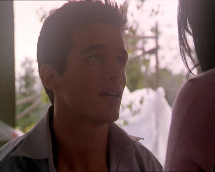 Charmed-Online-dot-215GiveMeASign1377.jpg