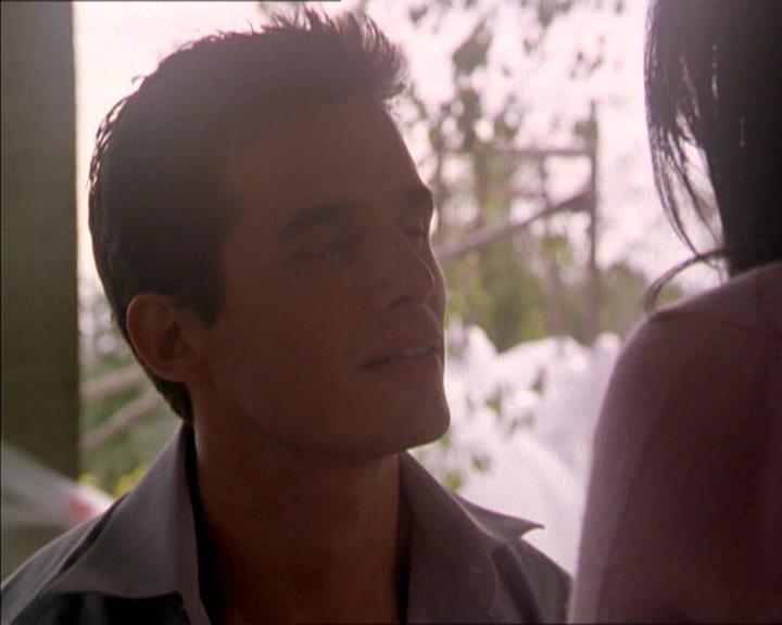 Charmed-Online-dot-215GiveMeASign1387.jpg