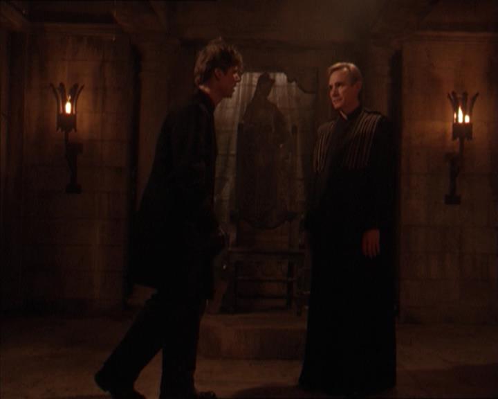 Charmed-Online-dot-215GiveMeASign1470.jpg