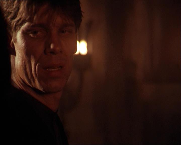 Charmed-Online-dot-215GiveMeASign1485.jpg