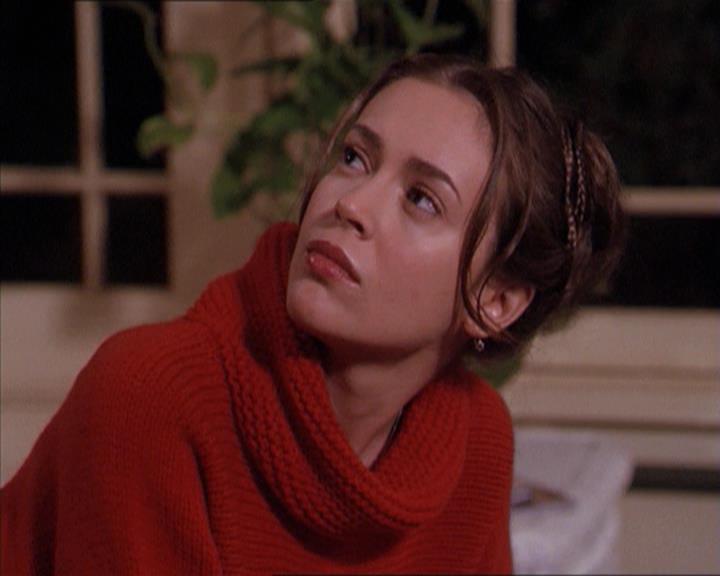 Charmed-Online-dot-215GiveMeASign1849.jpg