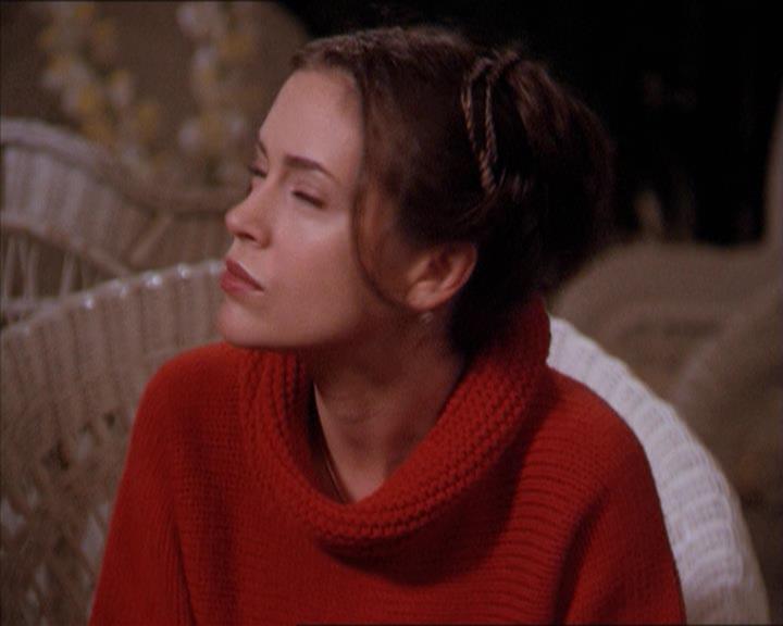 Charmed-Online-dot-215GiveMeASign1860.jpg