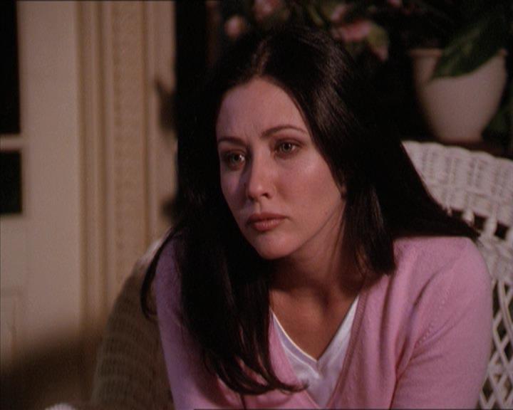 Charmed-Online-dot-215GiveMeASign1896.jpg