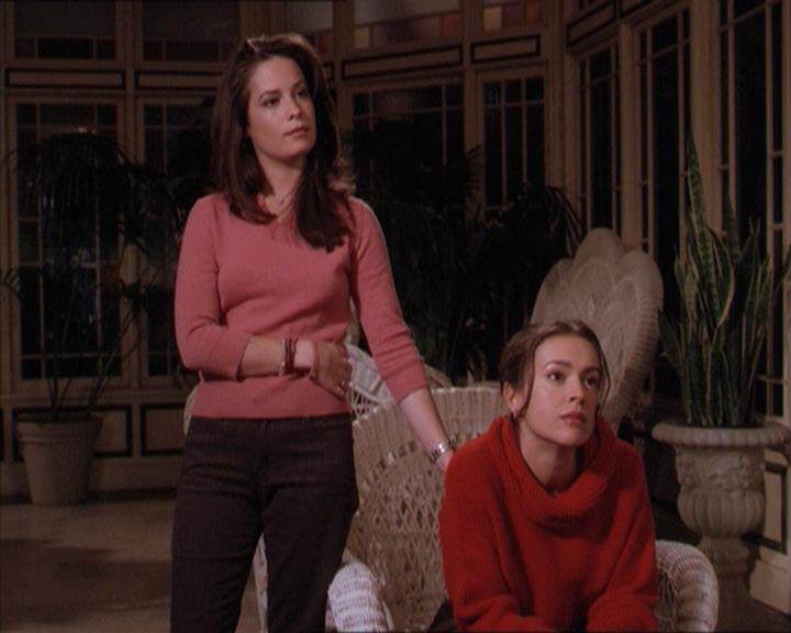 Charmed-Online-dot-215GiveMeASign1926.jpg
