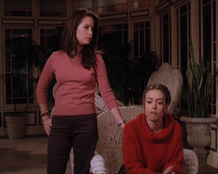 Charmed-Online-dot-215GiveMeASign1936.jpg