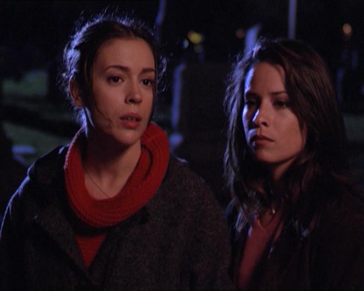 Charmed-Online-dot-215GiveMeASign2031.jpg