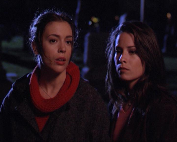 Charmed-Online-dot-215GiveMeASign2032.jpg