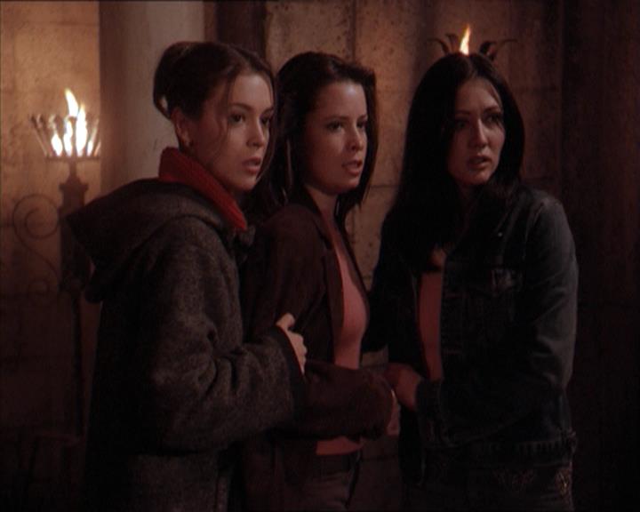 Charmed-Online-dot-215GiveMeASign2109.jpg