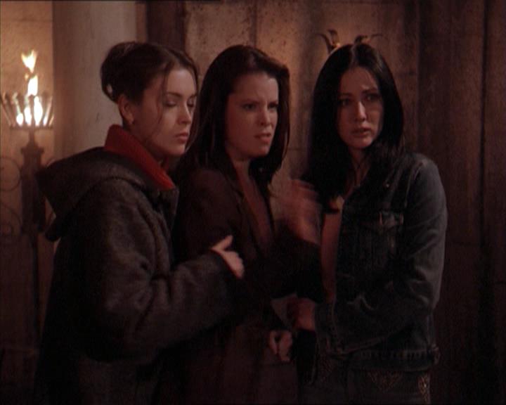 Charmed-Online-dot-215GiveMeASign2119.jpg