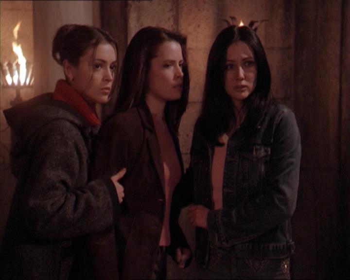 Charmed-Online-dot-215GiveMeASign2120.jpg