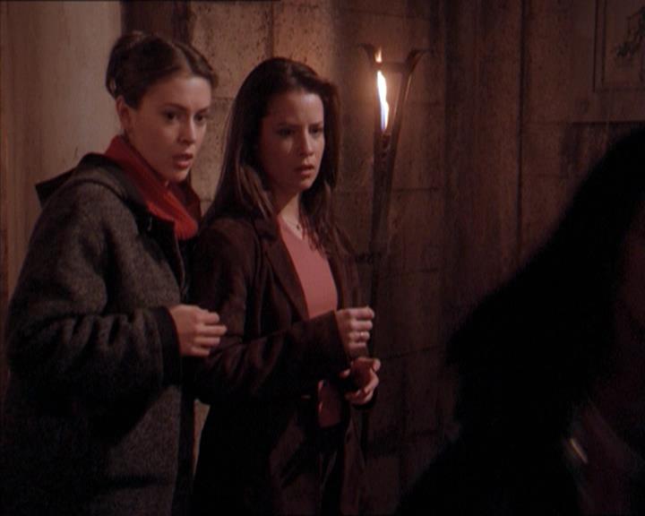 Charmed-Online-dot-215GiveMeASign2165.jpg