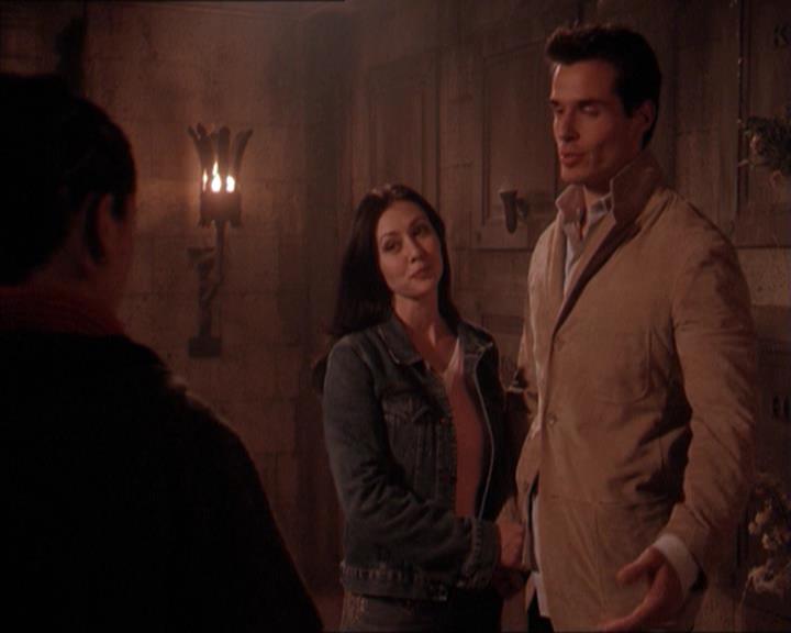 Charmed-Online-dot-215GiveMeASign2185.jpg