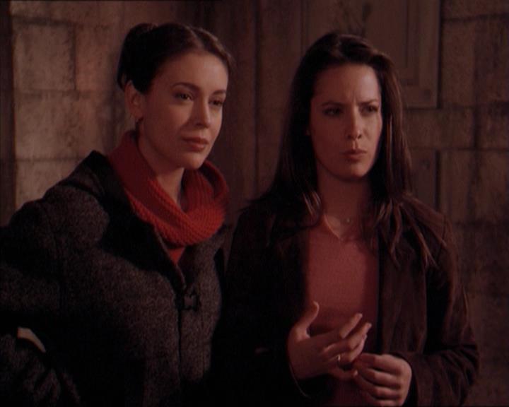 Charmed-Online-dot-215GiveMeASign2189.jpg