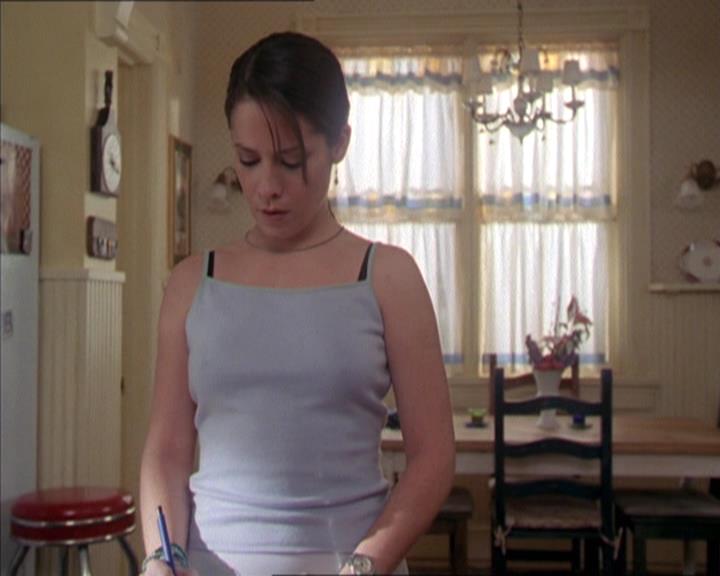 Charmed-Online-dot-216MurphysLuck0330.jpg