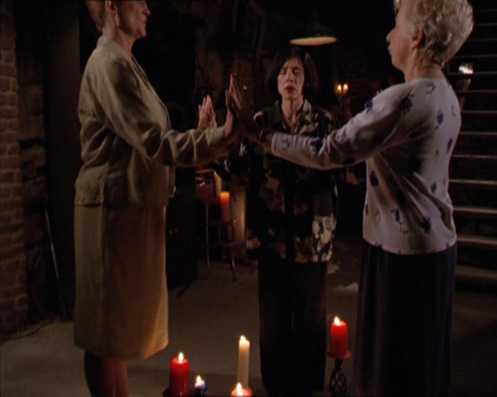 Charmed-Online-dot-217HowtoMakeAQuiltoutofAmericans0032.jpg