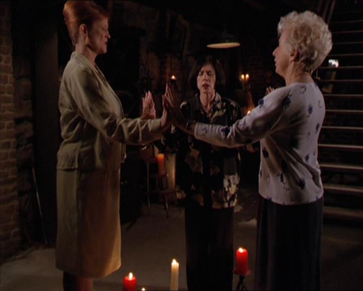 Charmed-Online-dot-217HowtoMakeAQuiltoutofAmericans0033.jpg