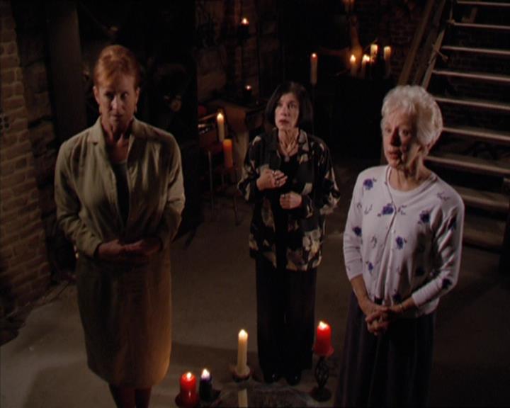 Charmed-Online-dot-217HowtoMakeAQuiltoutofAmericans0063.jpg