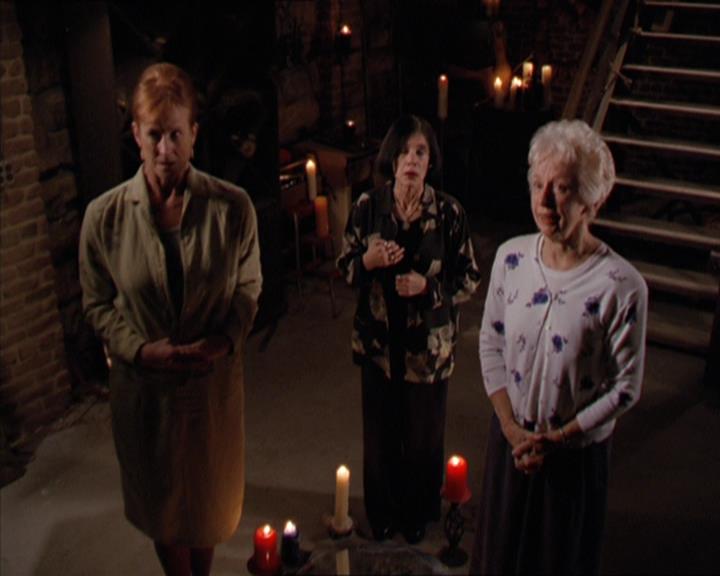 Charmed-Online-dot-217HowtoMakeAQuiltoutofAmericans0064.jpg