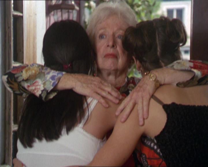 Charmed-Online-dot-217HowtoMakeAQuiltoutofAmericans0205.jpg