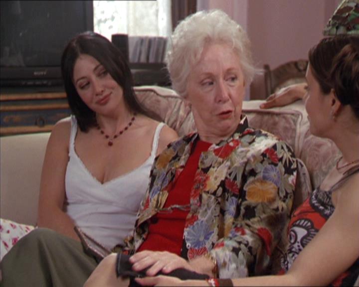 Charmed-Online-dot-217HowtoMakeAQuiltoutofAmericans0344.jpg