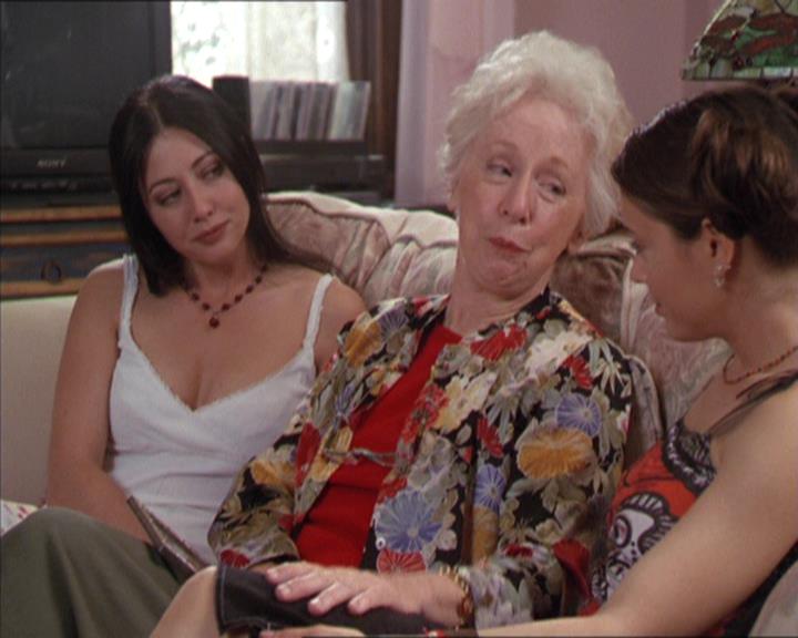 Charmed-Online-dot-217HowtoMakeAQuiltoutofAmericans0362.jpg