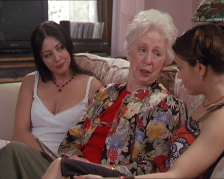 Charmed-Online-dot-217HowtoMakeAQuiltoutofAmericans0364.jpg