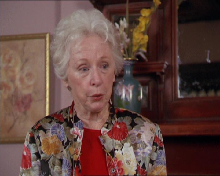 Charmed-Online-dot-217HowtoMakeAQuiltoutofAmericans0410.jpg