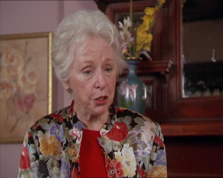Charmed-Online-dot-217HowtoMakeAQuiltoutofAmericans0411.jpg