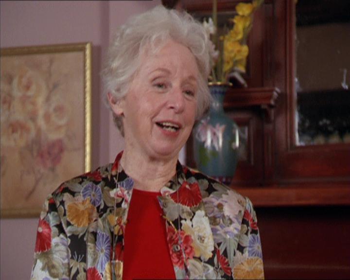 Charmed-Online-dot-217HowtoMakeAQuiltoutofAmericans0415.jpg